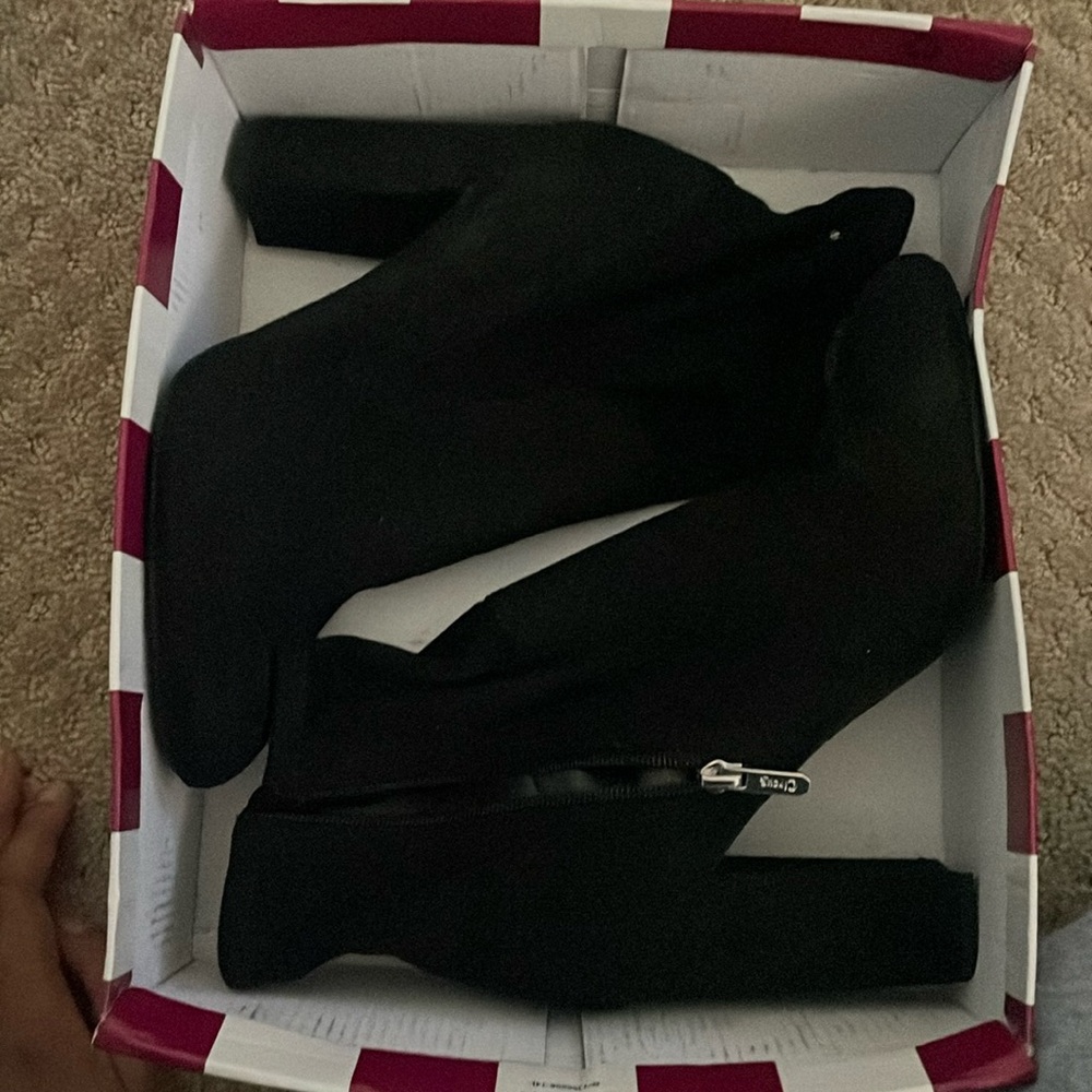 Heeled boots